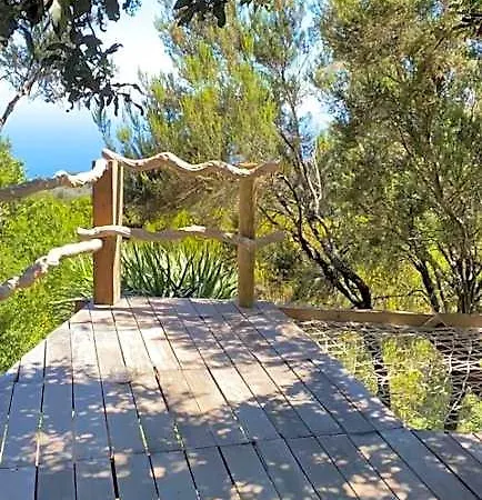 Eco-resort Domo Maestra *